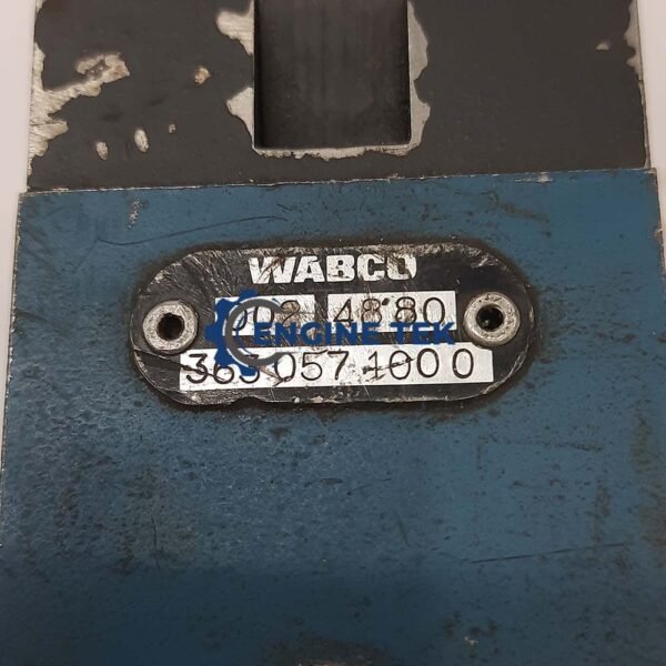 Wabco 3630571000 3/2-way Idle Roller Lever Directional Control Valve - Image 3