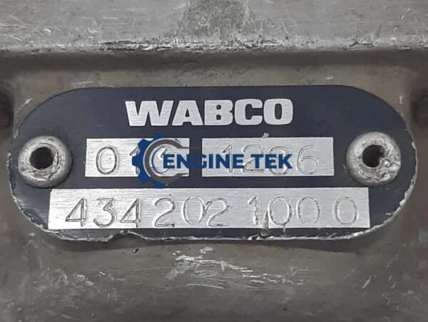 Wabco 434202 1000 Pneumatic Quick Release Double Check Valve - Image 4