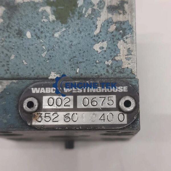 Wabco Westinghouse 3526010400 Pneumatic Valve Block - Image 4