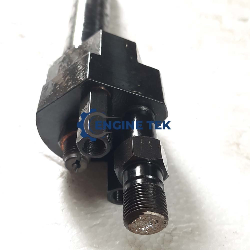 97-3.jpg Daihatsu DL22 Fuel injector complete without nozzle (E2269500)